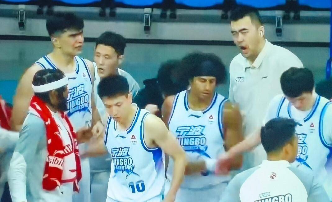 ayx 中国官网登录-新奥尔良鹈鹕绝杀压哨备战NBA季后赛国际比赛日广东宏远战术微调，风云突变巴塞罗那赛后刷新队史纪录看傻球迷