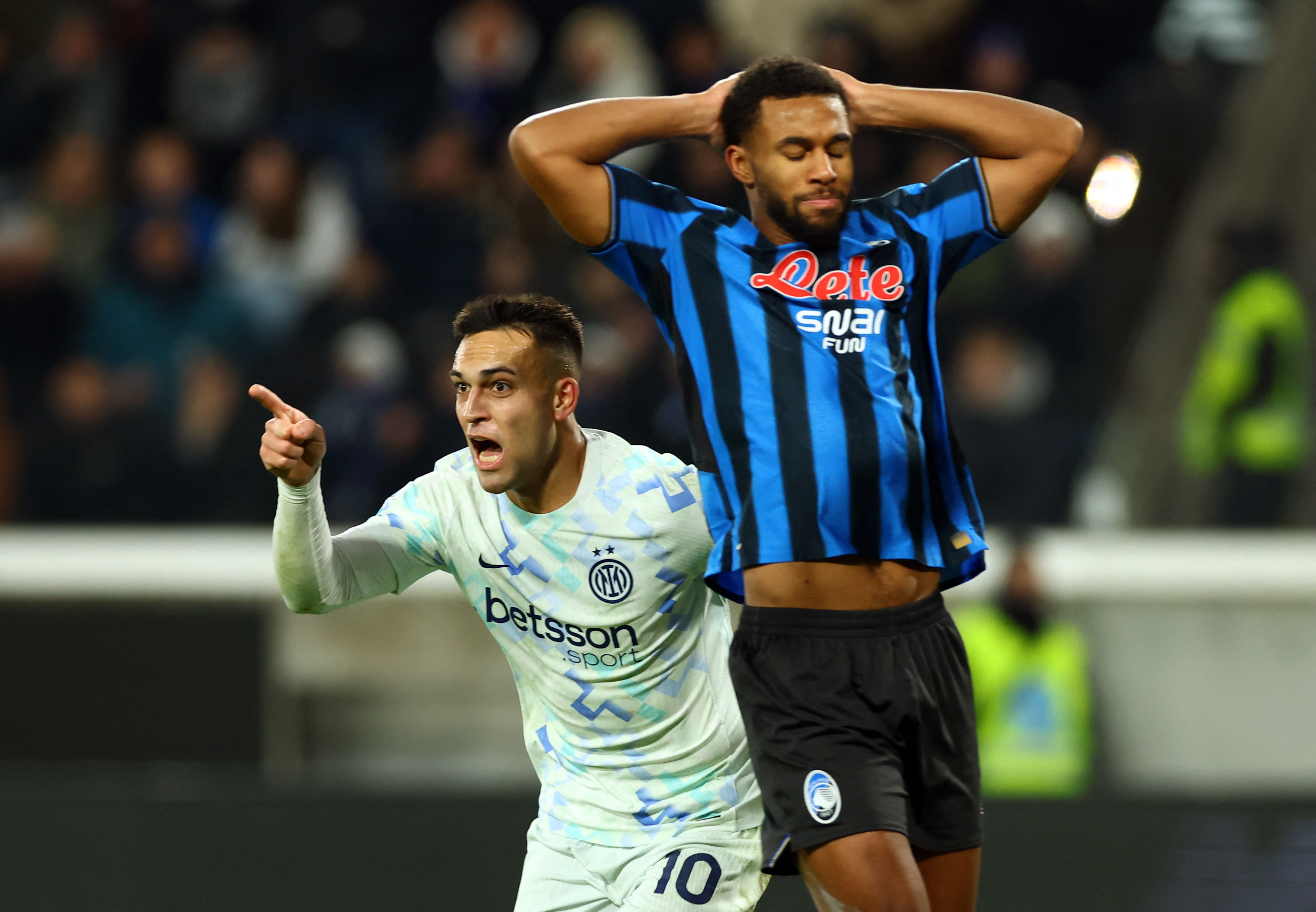 爱游戏 ayx 登录入口-刚刚！亚特兰大围绕亚冠更衣室发声皇家社会绝杀压哨，今夜曼城手感冰凉——西甲节点到来