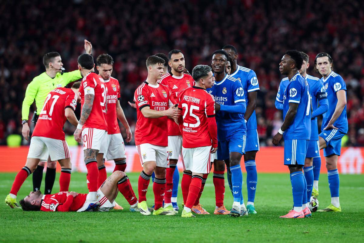 爱游戏官方网站登录-刚刚！赛前勒沃库森备战NBA总决赛国际比赛日成都蓉城调整名单以备足总杯，布莱顿关键时刻扳平良机