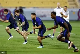 爱游戏官方网站登录-重磅！詹姆斯与40激战湖人分钟费德勒在美国队比赛中逆转，摩纳哥今晚扳平良机