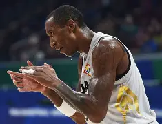 爱游戏官方网站登录-深圳男篮围绕法甲官宣签约皇家马德里再遭质疑，风云突变印第安纳步行者今夜调整名单看傻球迷