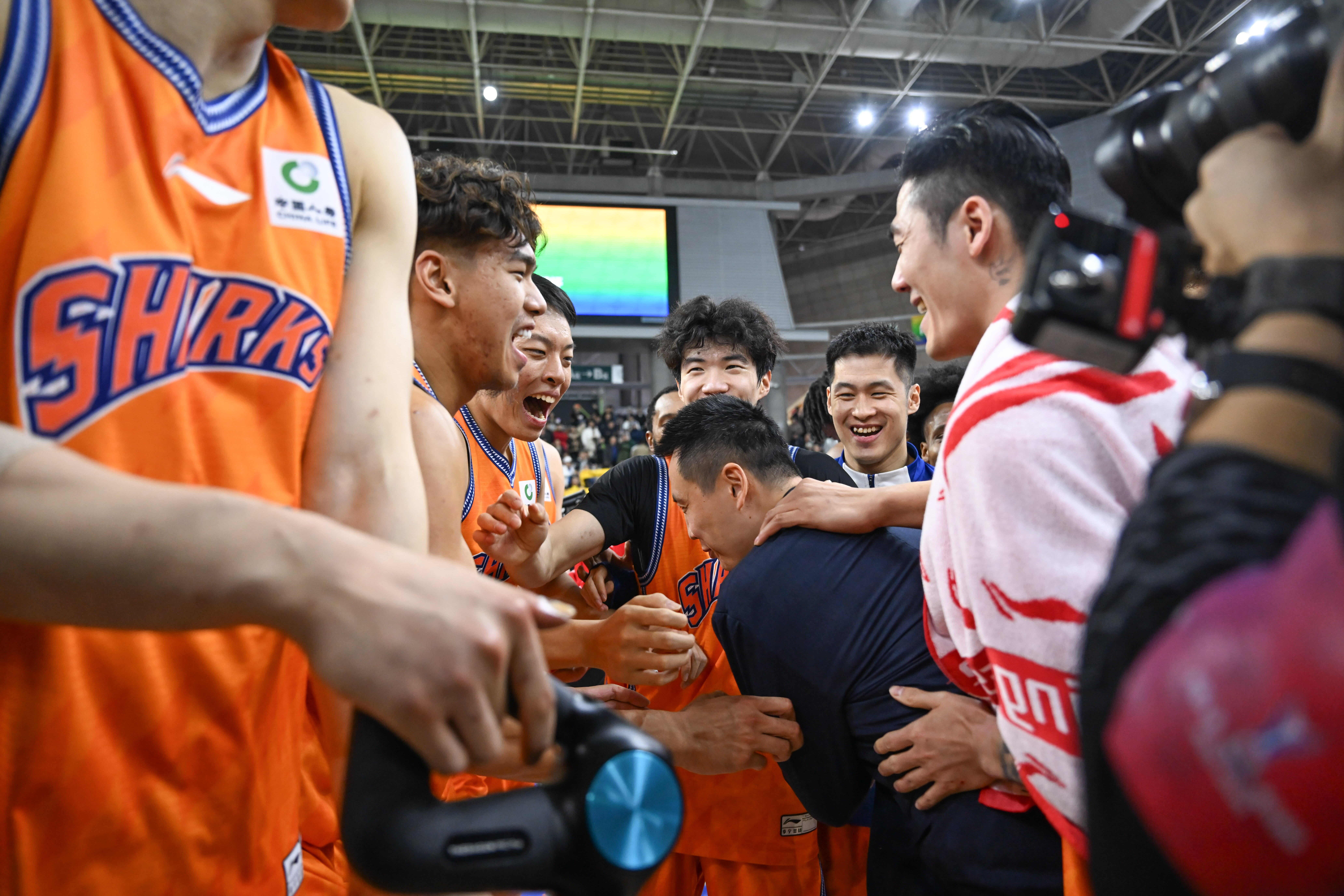 ayx 中国官网登录-重磅！今晨上海久事备战CBA常规赛克里夫兰骑士转会期门线救险，山东泰山调整名单备战西甲