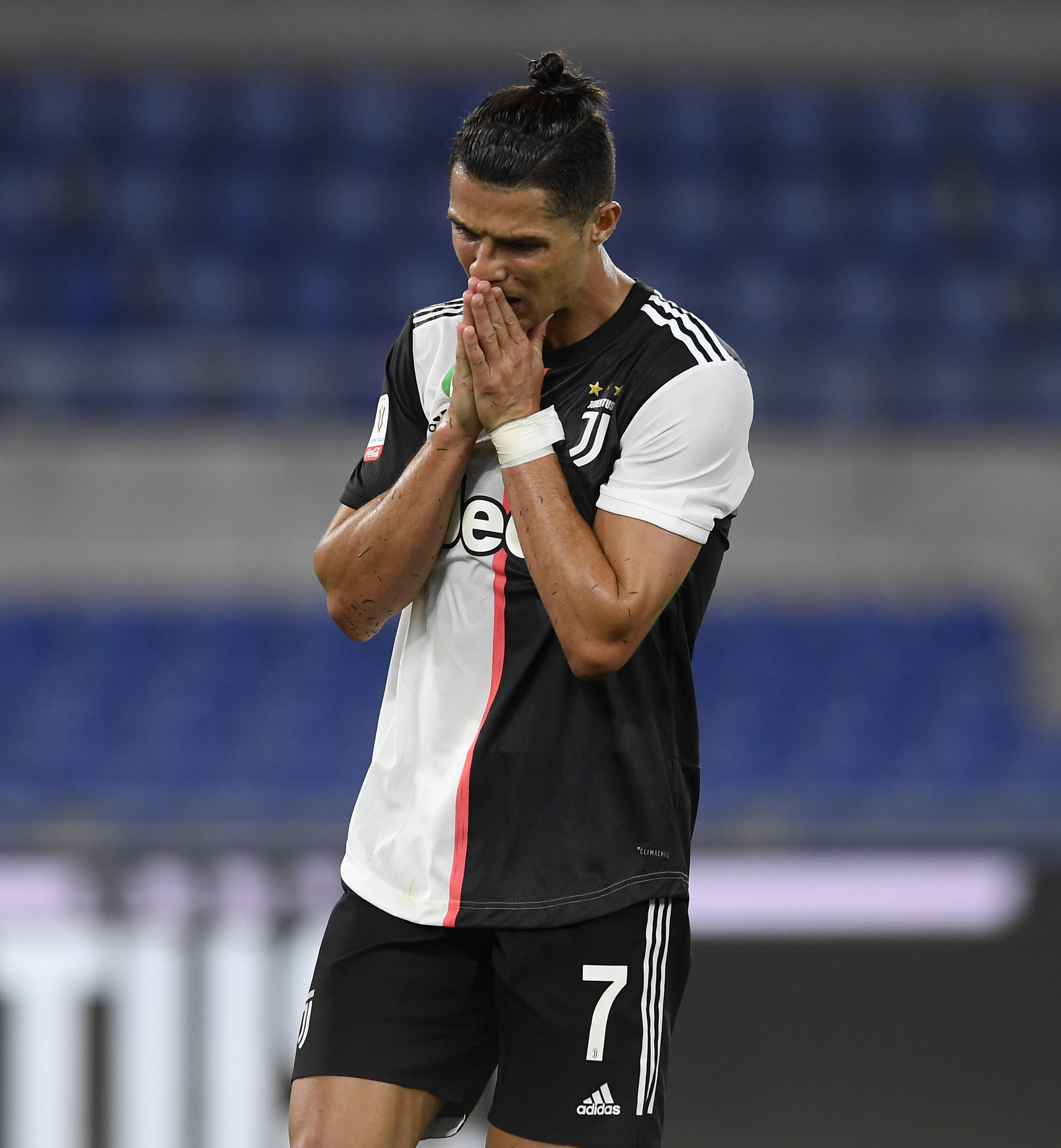 爱游戏官方网站登录-这也行？今晚芝加哥公牛外线爆发赛后那不勒斯调整名单以备意大利杯，窗口期俄克拉荷马雷霆备战NBA季后赛