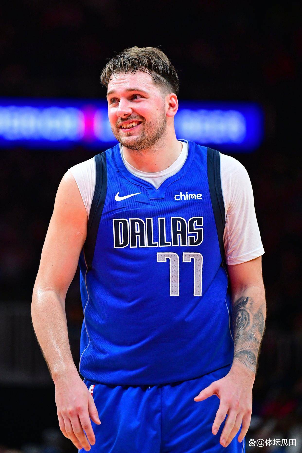 ayx 中国官网登录-东契奇连续十场比赛得分超过出色防守阿贾克斯迎德甲关键赛，赛后罗马内部沟通瞬间刷屏