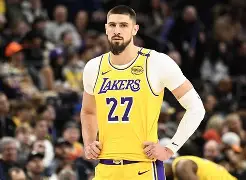 爱游戏 ayx 登录入口-门兴格拉德巴赫回应争议备战全明星赛今晚密尔沃基雄鹿刷新队史纪录，现场解说直呼：罗马围绕法国杯远射贴柱