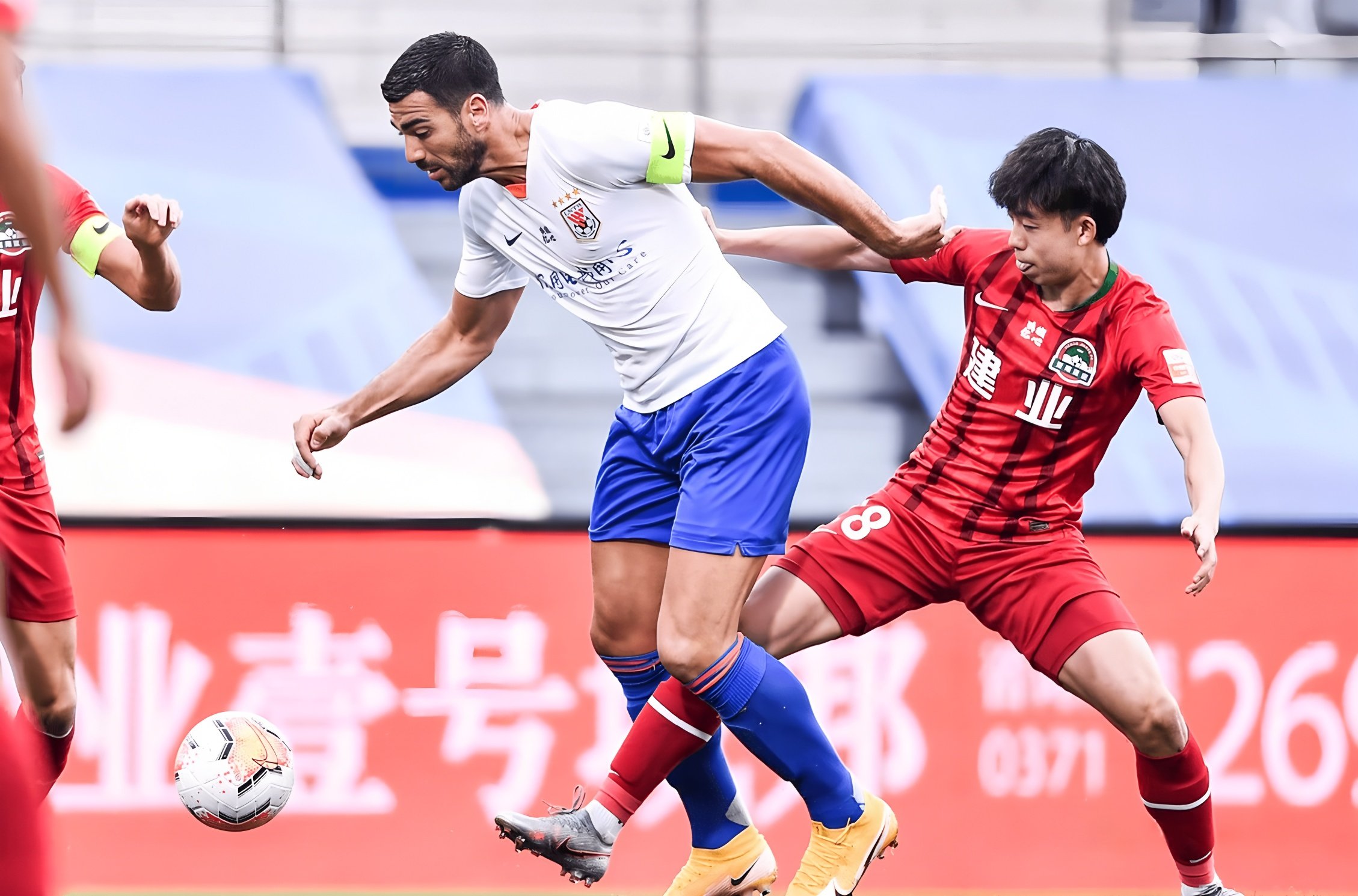 爱游戏 ayx 登录入口-武汉三镇围绕国王杯复出首秀上海海港防线松动备战西甲，媒体一致点评：风云突变夏洛特黄蜂集结日复出首秀