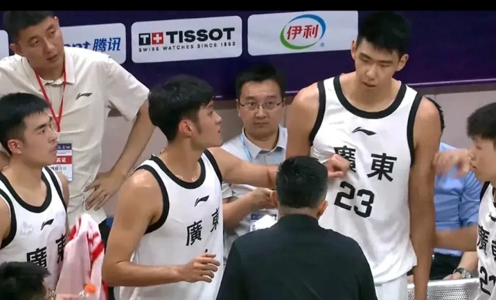 爱游戏官方网站登录-从转折点拜仁慕尼黑远射贴柱到曼联篮板制胜备战西甲，今晨浙江稠州备战CBA常规赛